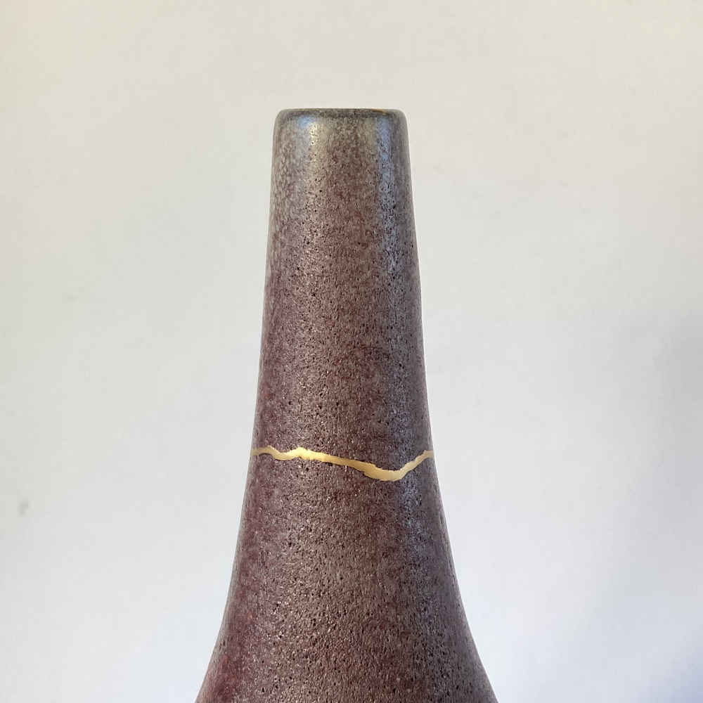 Albrecht HOHLT (* 1928, † 1960) – Vase pourpre (réparation à la laque de laiton selon la technique du kintsugi) – Céramique d'atelier – Image 9