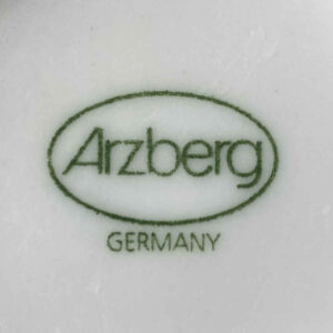 Porcelaine marque de Arzber: Arzberg dans une ellipse, en dessous GERMANY