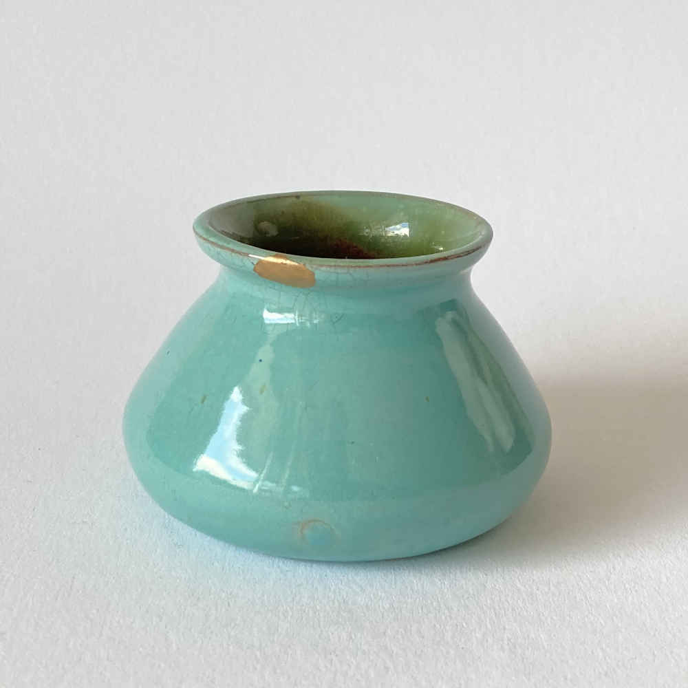 Auguste PAPENDIECK (* 1873, † 1950) - Piccolo vaso (riparazione della lacca d'ottone con tecnica Kintsugi)