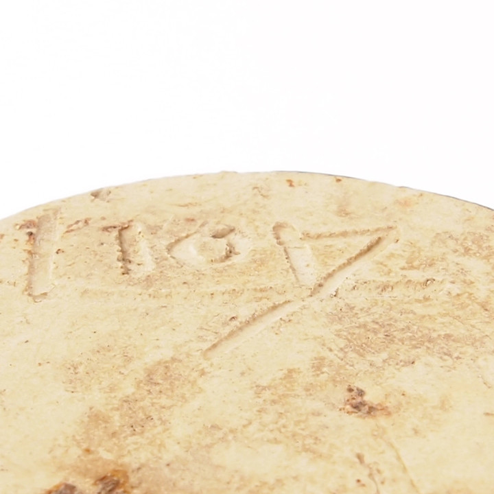 Una de las firmas de cerámica de Eugène Lion: Lion.