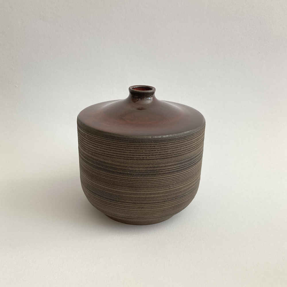 Gerda KÖRTING (* 1911, † 2000) - Vase Made of Manganese-clay with Wheel Decoration - Studio Pottery