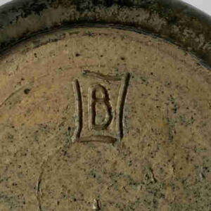 Firma de Liebfriede Bernstiel: B en un rectángulo.