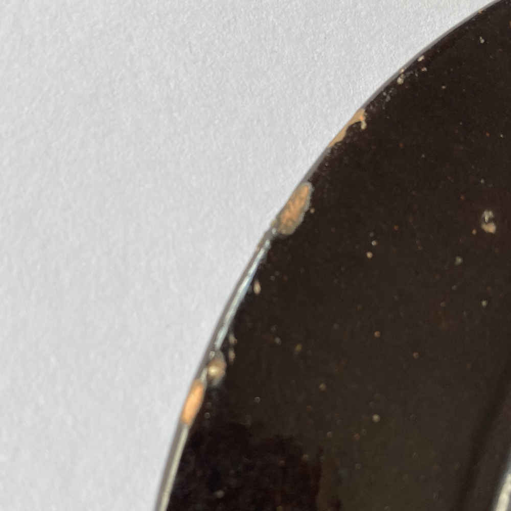 Maiolica di Thun – Piccolo piatto con la prateria del Grütli davanti al Grande e al Piccolo Mythen - immagine 7