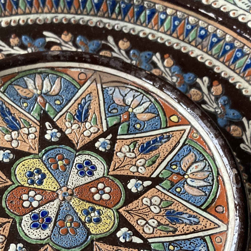 Cuenco esplendor con centro en relieve - Mayólica Thun - Imagen 3