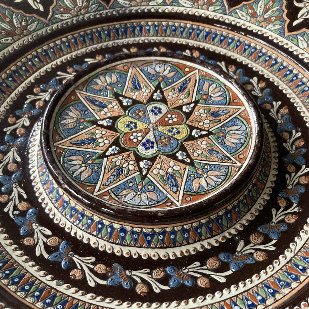 Cuenco esplendor con centro en relieve - Mayólica Thun - Imagen 2