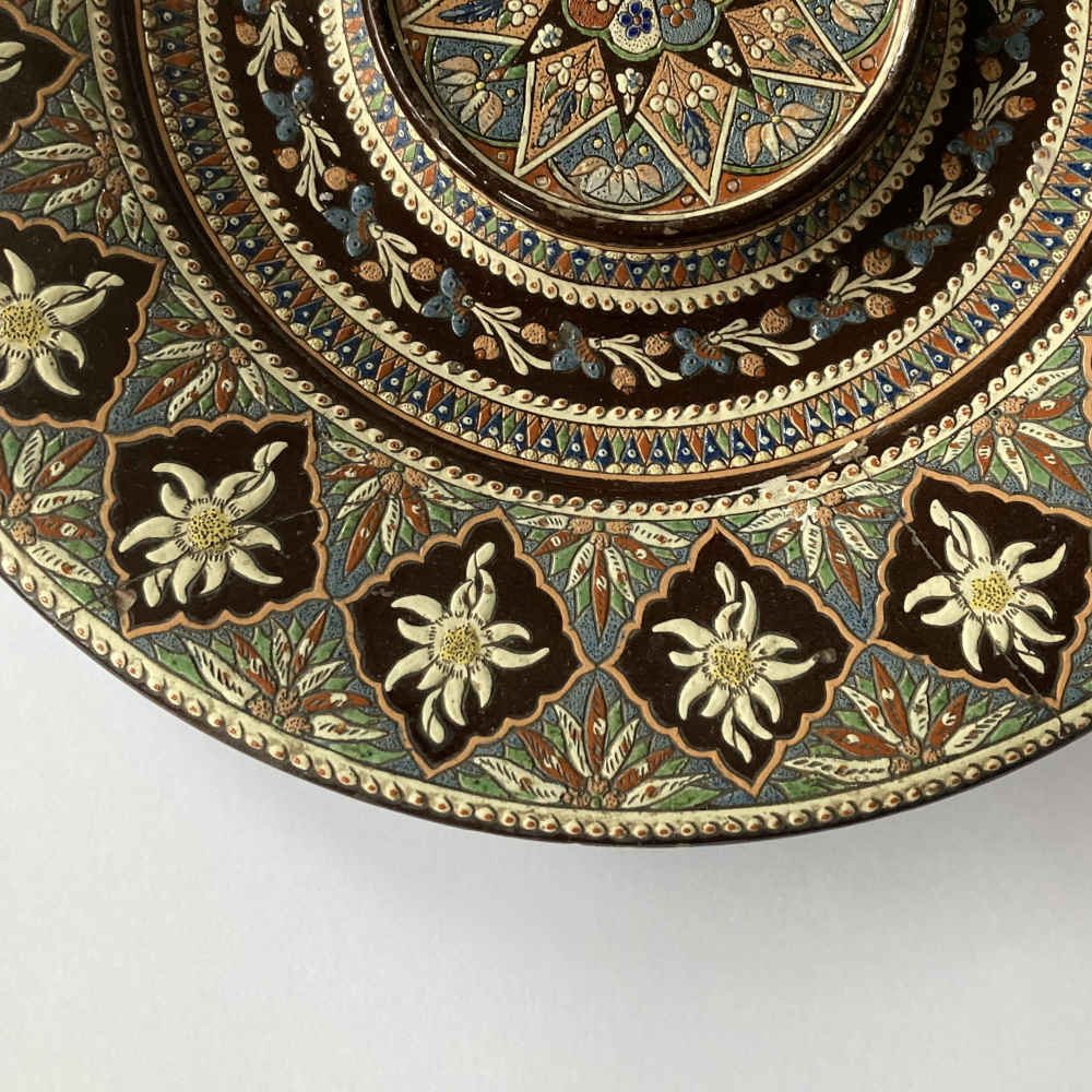 Cuenco esplendor con centro en relieve - Mayólica Thun - Imagen 4