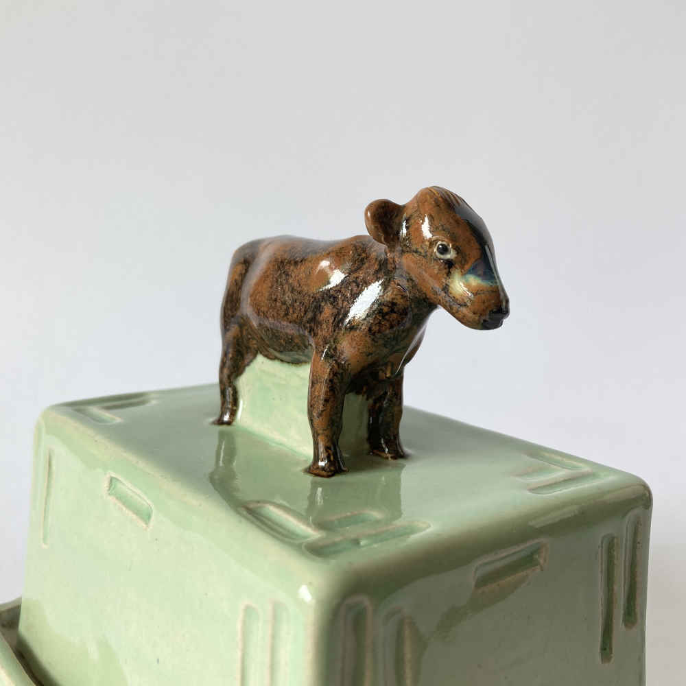 Mila VÁZQUEZ OTERO (* 1978) - Beurrier en céramique fait main avec vache - Poterie d'atelier – Image 6