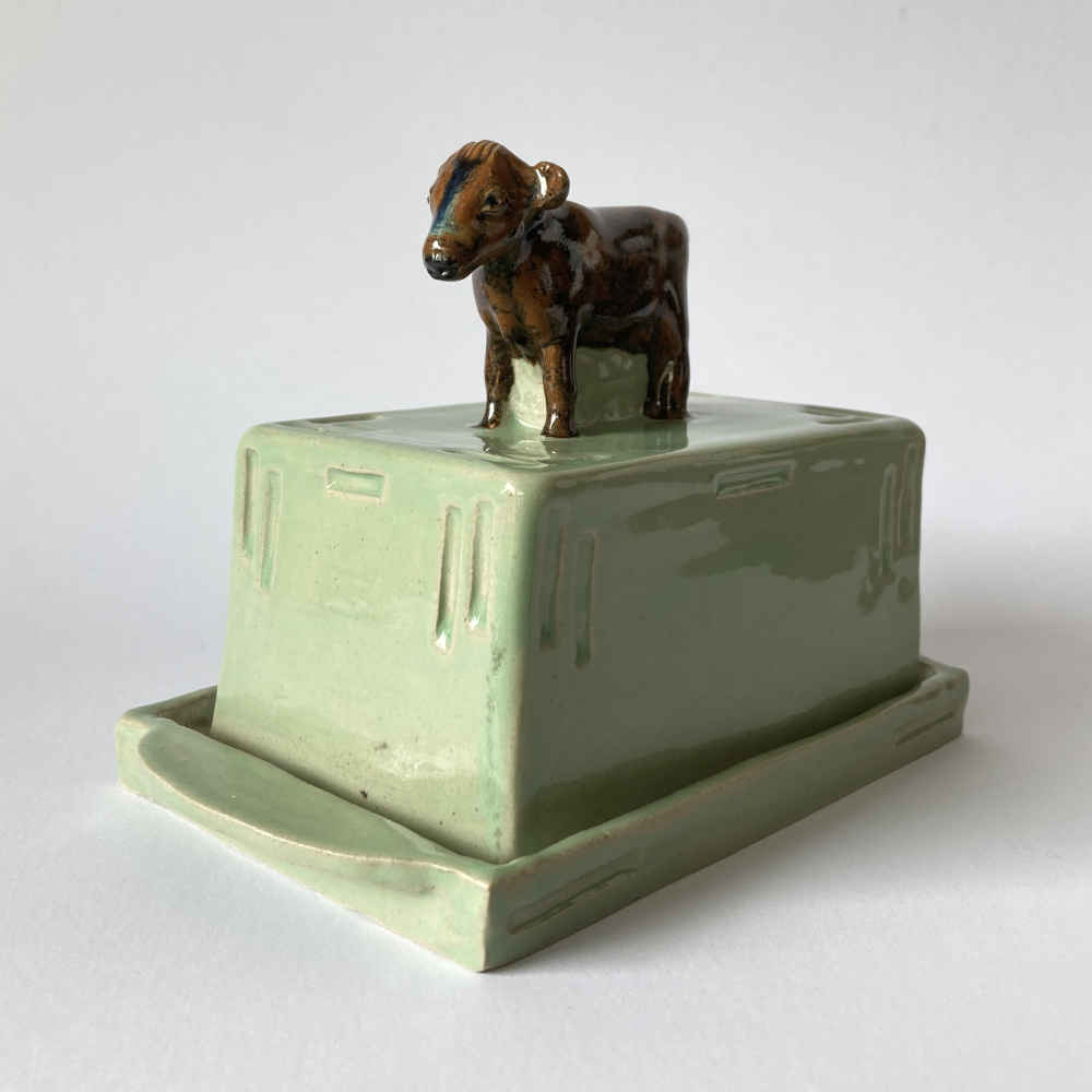 Mila VÁZQUEZ OTERO (* 1978) - Beurrier en céramique fait main avec vache - Poterie d'atelier – Image 2