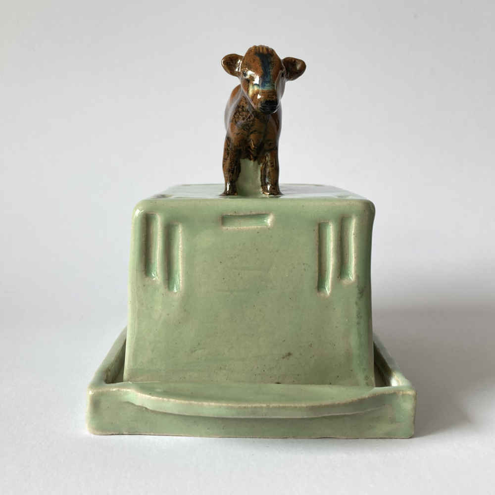 Mila VÁZQUEZ OTERO (* 1978) - Beurrier en céramique fait main avec vache - Poterie d'atelier – Image 3