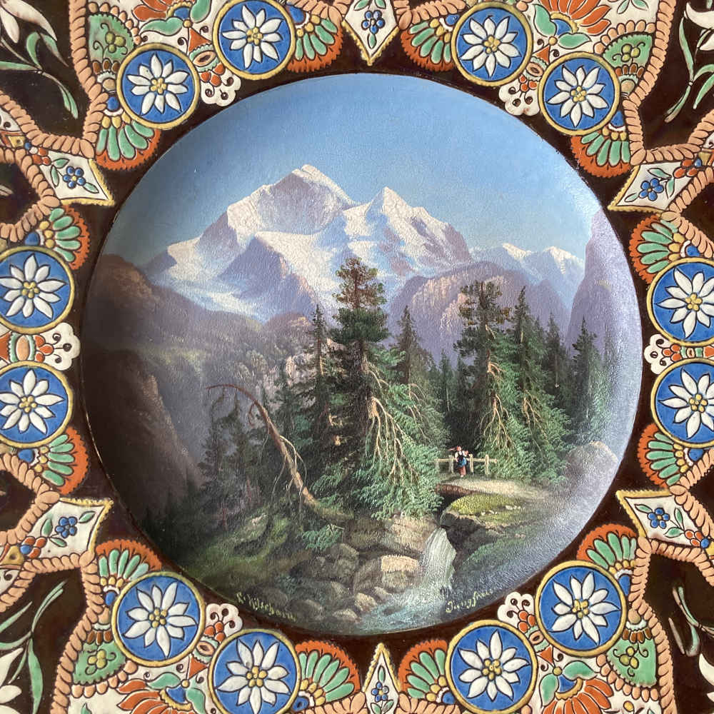 MUSÉE CÉRAMIQUE – Jungfrau (August Louis Ritschard) – Grande piatto in maiolica di Thun - immagine 2