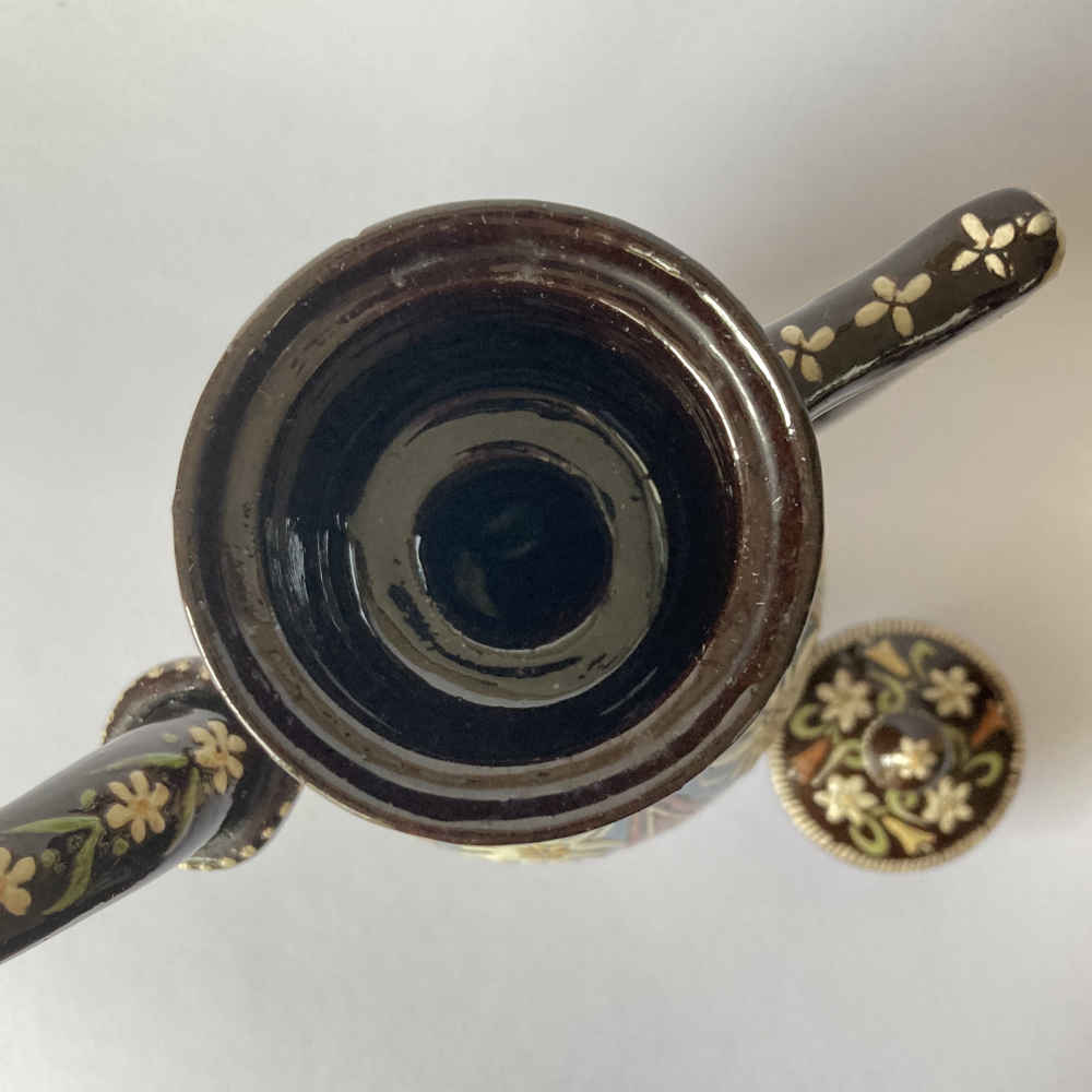 MUSÉE CÉRAMIQUE – Cafetera negra con lazo en forma de ocho – Mayólica de Thun - Imagen 9