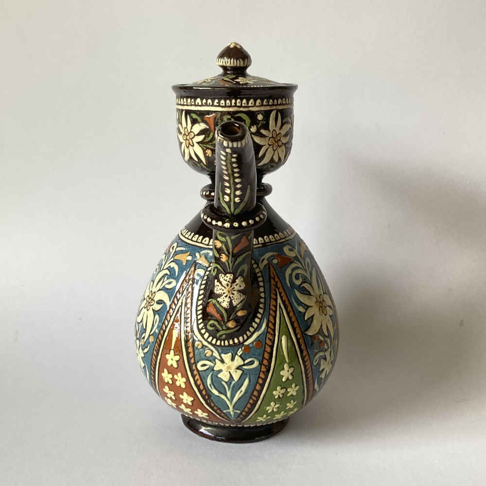 MUSÉE CÉRAMIQUE – Cafetera negra con lazo en forma de ocho – Mayólica de Thun - Imagen 3