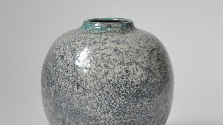 Keramik-Vase von Otto Meier aus der Zeit, in der er in der Töpferei die sieben Faulen tätig war, also zwischen 1928 und 1939.