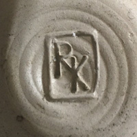 Marchio di ceramica di Ruth Koppenhöfer: RK, in rettangolo.