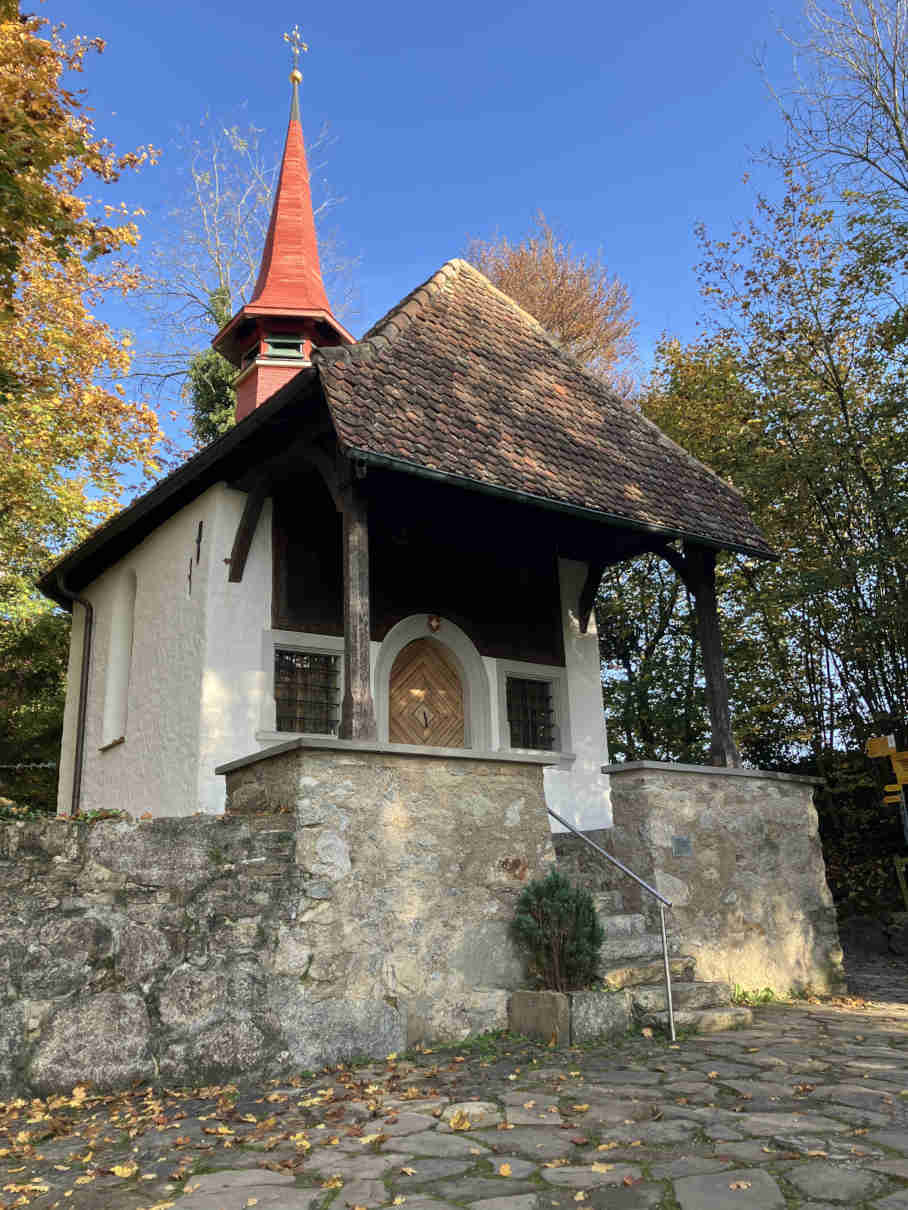 Seitenansicht der Tellskapelle in Küssnacht an der Hohle Gasse.