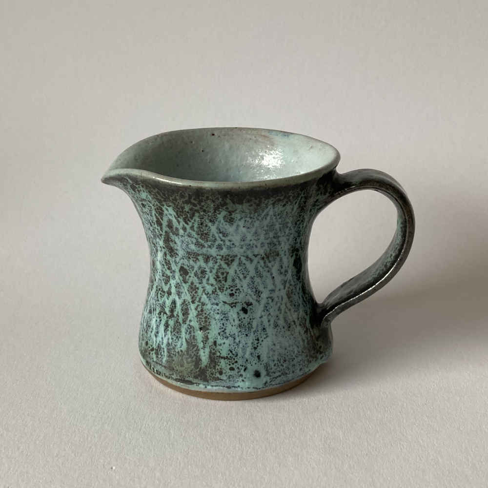 Tessa KIDICK (* 1915, † 2002) - Grünes Keramik-Kännchen - Studiokeramik – Bild 2