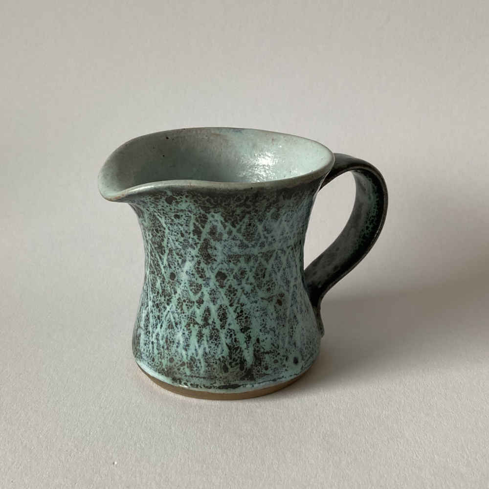 Tessa KIDICK (* 1915, † 2002) - Grünes Keramik-Kännchen - Studiokeramik